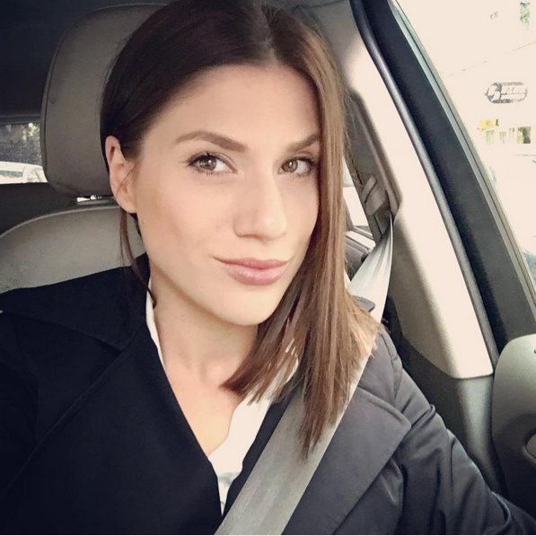 Actriţa şi-a surprins fanii cu noul look.