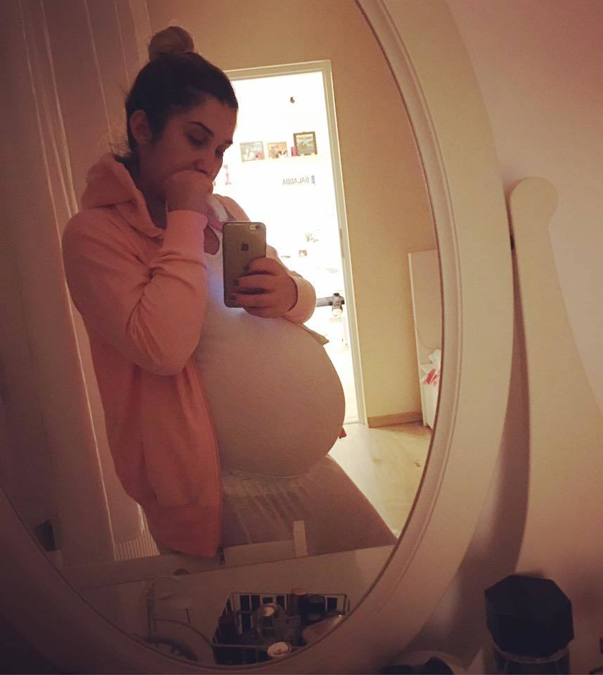 Adda a depăşit cu mult termenul când trebuia să nască