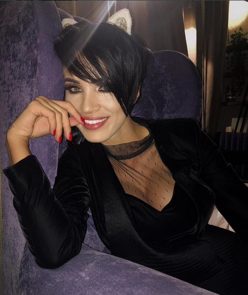 Adelina şi Anna s-au complimentat reciproc.