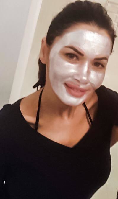 Oana şi-a uimit fanii de pe Facebook.