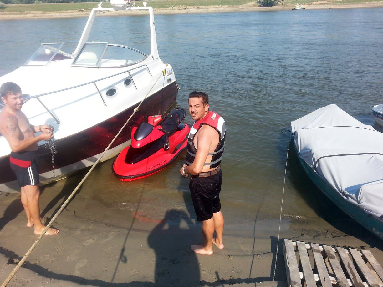 Căştigătorul şi-a permis şi un iaht