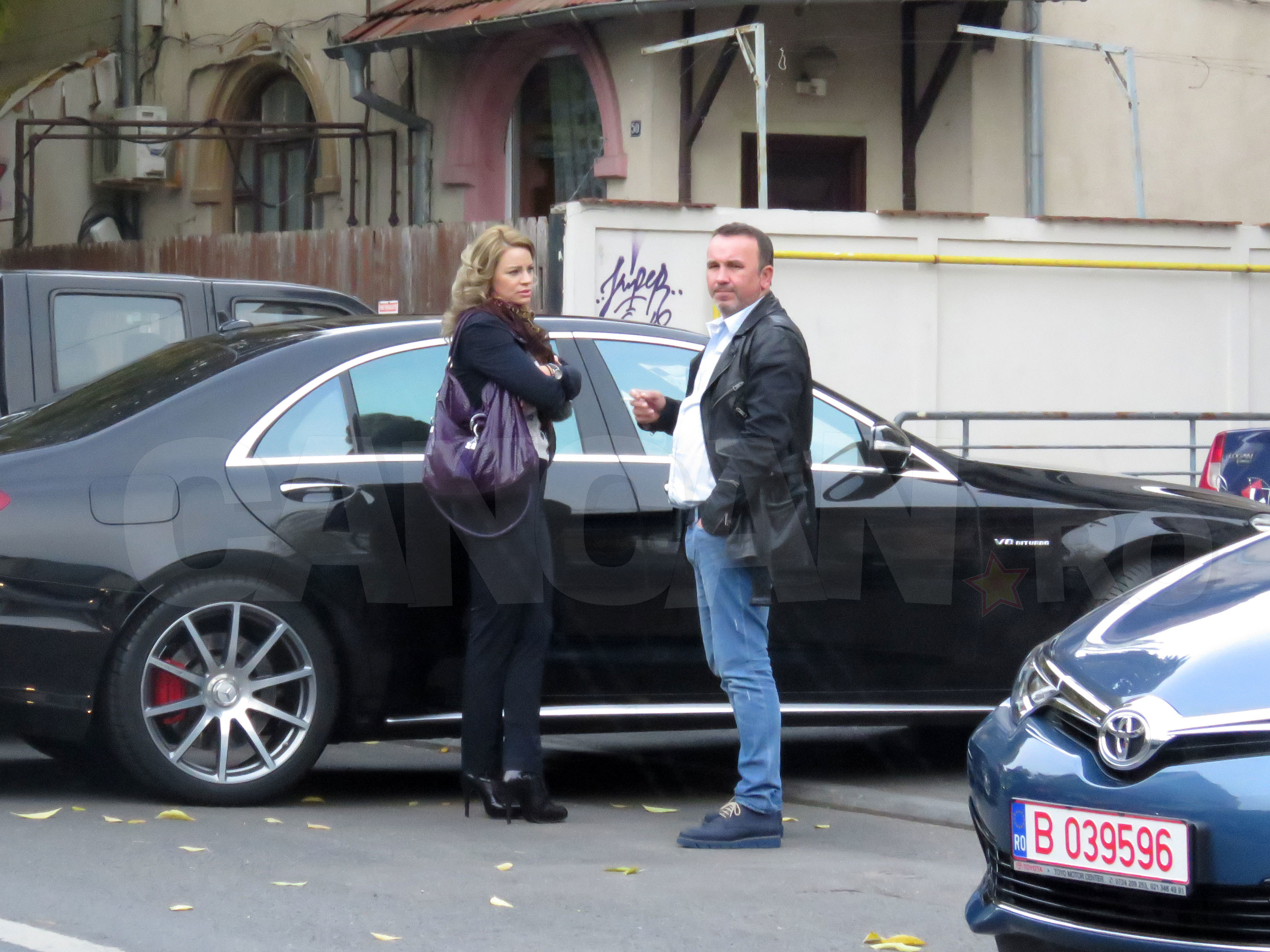 Mariana Roşca, în mijlocul unei intâlniri de afaceri