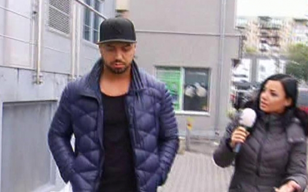 Lui Sorin i-a disp[rut z\mbetul de pe buze (foto:kanal D)