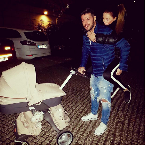 Bianca şi Victor sunt în culmea fericirii de când au devenit părinţi!