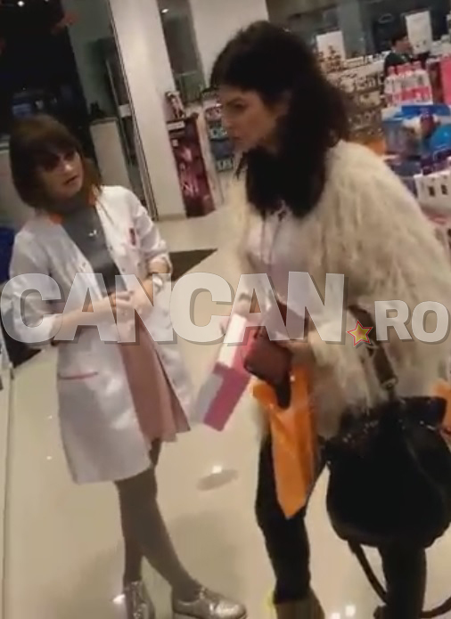 Monica Bârlădeanu a cumpărat cosmetice de la farmacie.