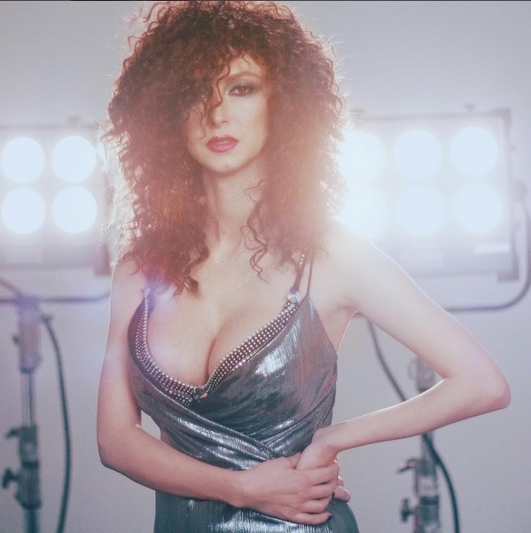 Schimbarea o prinde de minune pe Andreea Bălan!