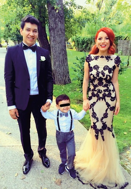 Cântăreaţa e foarte mândră de famila ei