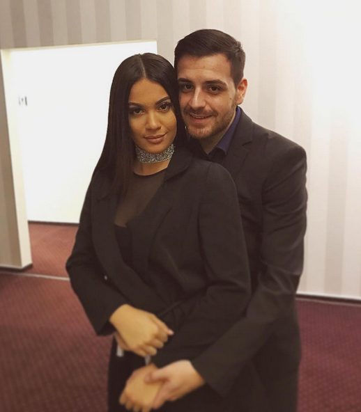 Betty Salam a atras atenţia la evenimentul monden cu felul în care arată