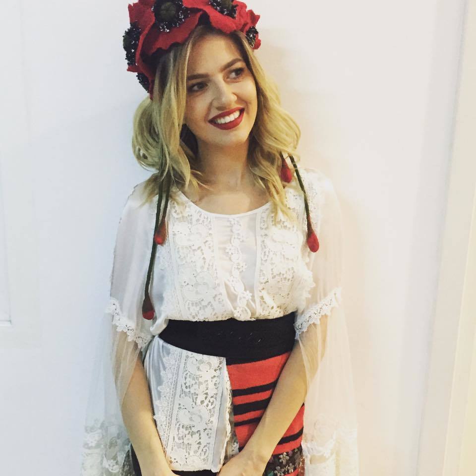 Lidia Buble a uimit cu accesoriul purtat pe cap