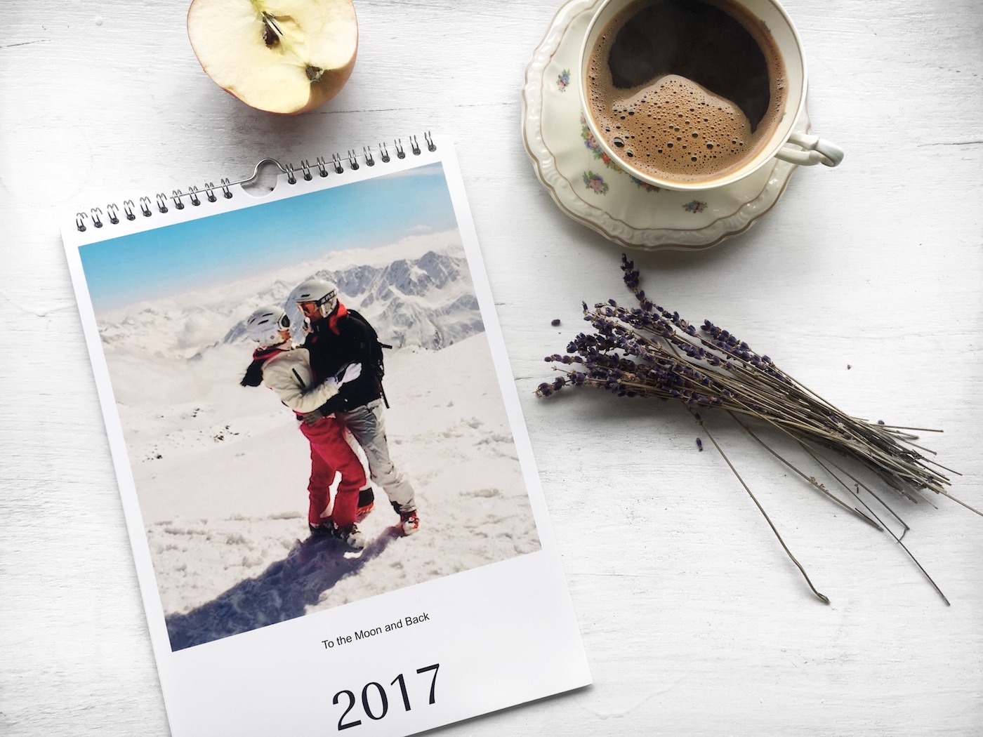 Laura Cosoi i-a pregătit soţului ei un calendar personalizat