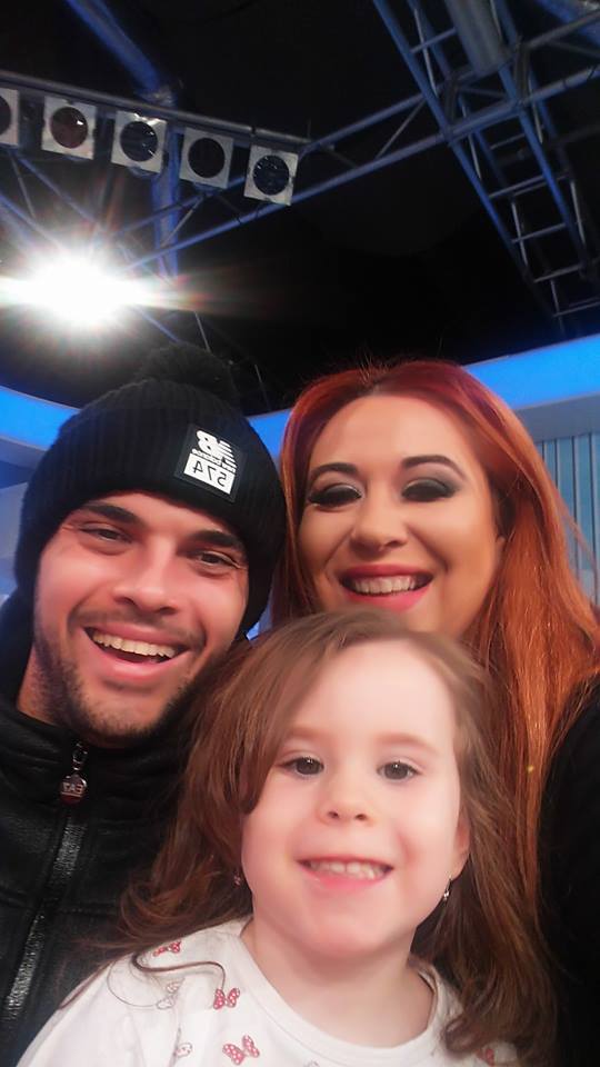 Oana zâmbeşte din nou, după ce a trecut prin clipe cumplite în ultima vreme.