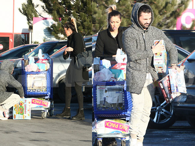 Pepe şi Raluca Pastramă au cumpărat multe cadouri de sărbători.