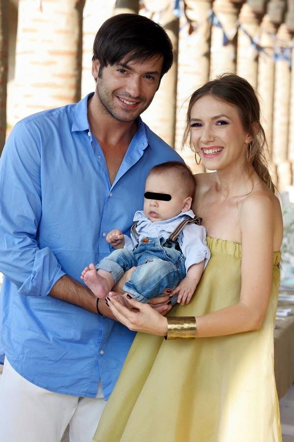 În vara acestui an, Adela şi Radu au devenit părinţii unui băieţel pe nume Alexandru