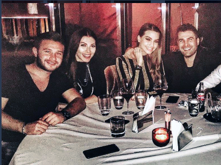 Mutu şi Sandra au sărbătorit alături de Ilinca Vandici şi iubitul ei (stânga) 