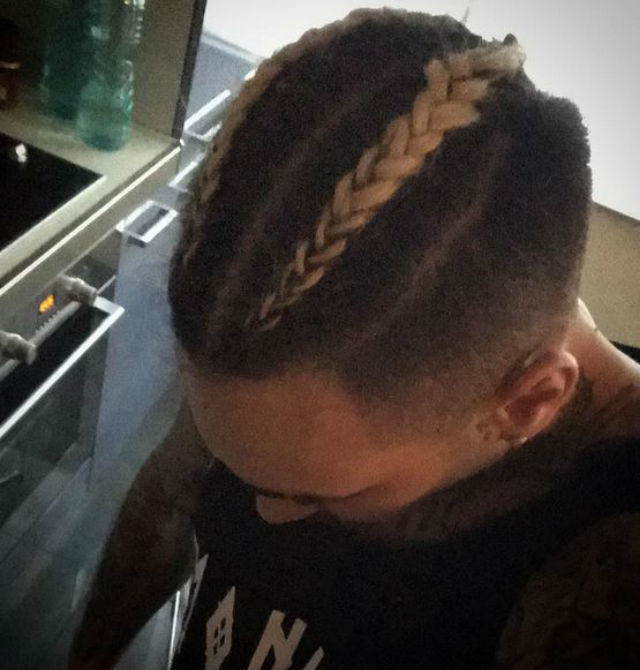 Velea şi-a arătat codiţele