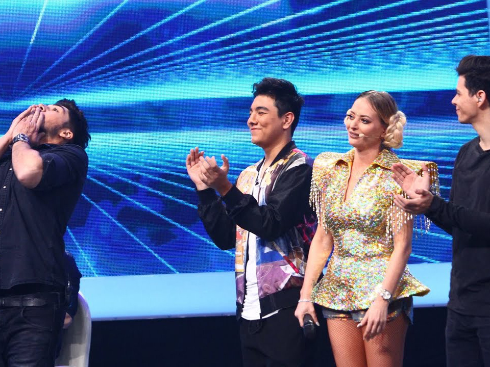 Delia îi susţine pe cei doi finalisti