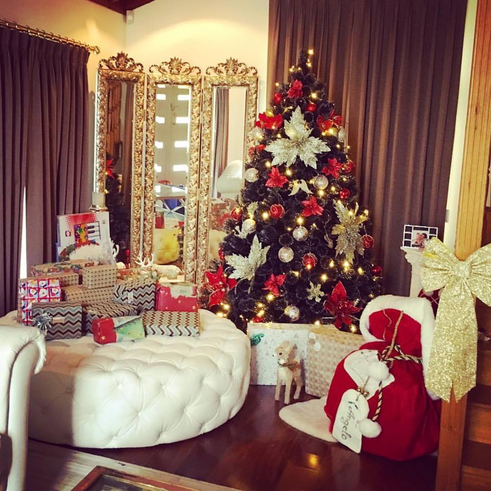 Celia se bucură din plin de venirea Crăciunului.