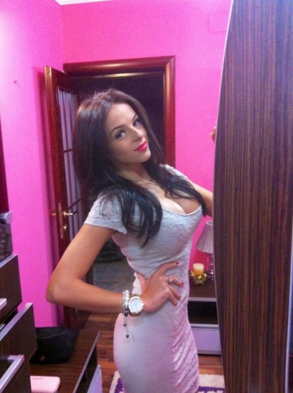 Corina Bogaciu este cea mai sexy deputată