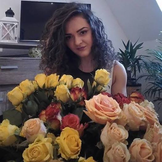 În prezent, tânăra este fericită şi îşi doreşte să se întoarcă în ţară, după ce şi-a încercat norocul pentru o perioadă în Germania.