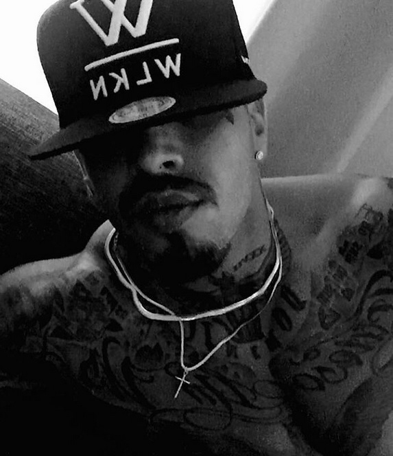 Antonia l-a pozat pe Velea fără haine.