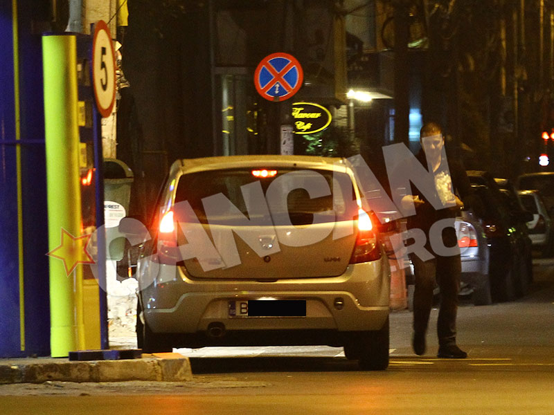 Viziru merge la benzinarie pentru a cumpara tigari si o punga de pufuleti