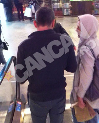 Cu gluga pe cap si purtand o tinuta sleampata si lalaie, Dana Nalbaru este de nerecunoscut