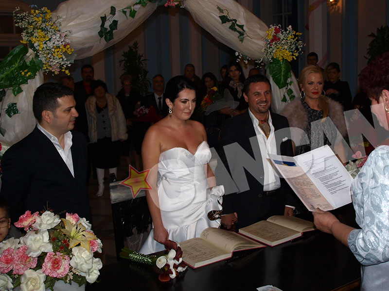 In urma cu un an artistul s-a recasatorit cu Cristina, iar la scurt timp tanara a nascut o fetita