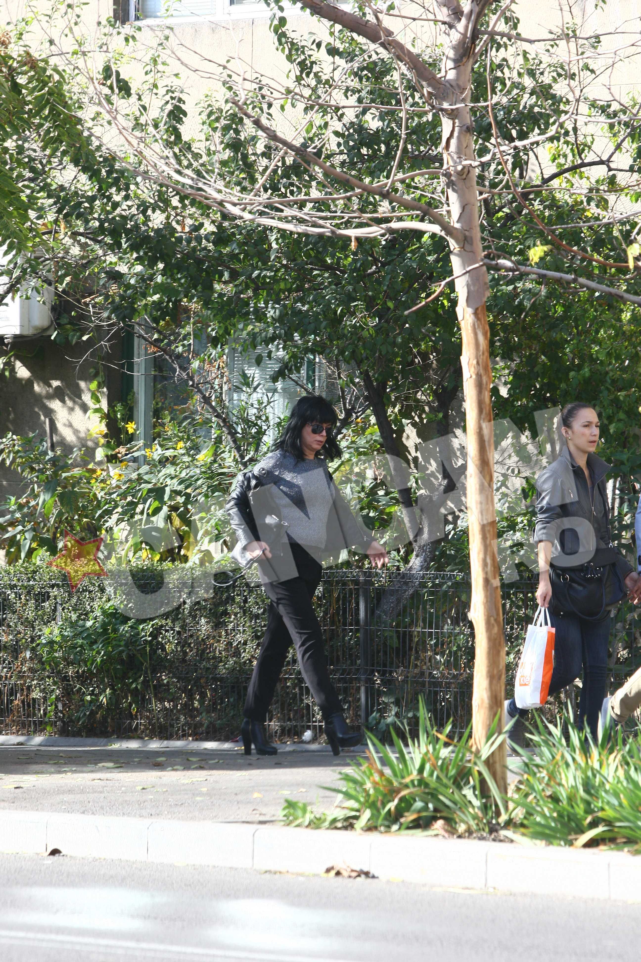 Mariana si-a dezvaluit surplusul de greutate in momentul in care a incercat sa-si imbrace jacheta