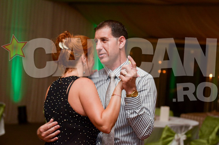 Mihaela Borcea, în ipostaze tandre cu un alt bărbat! Are fosta nevasta a lui Cristi un nou iubit? Află dacă şi-a refăcut viaţa!