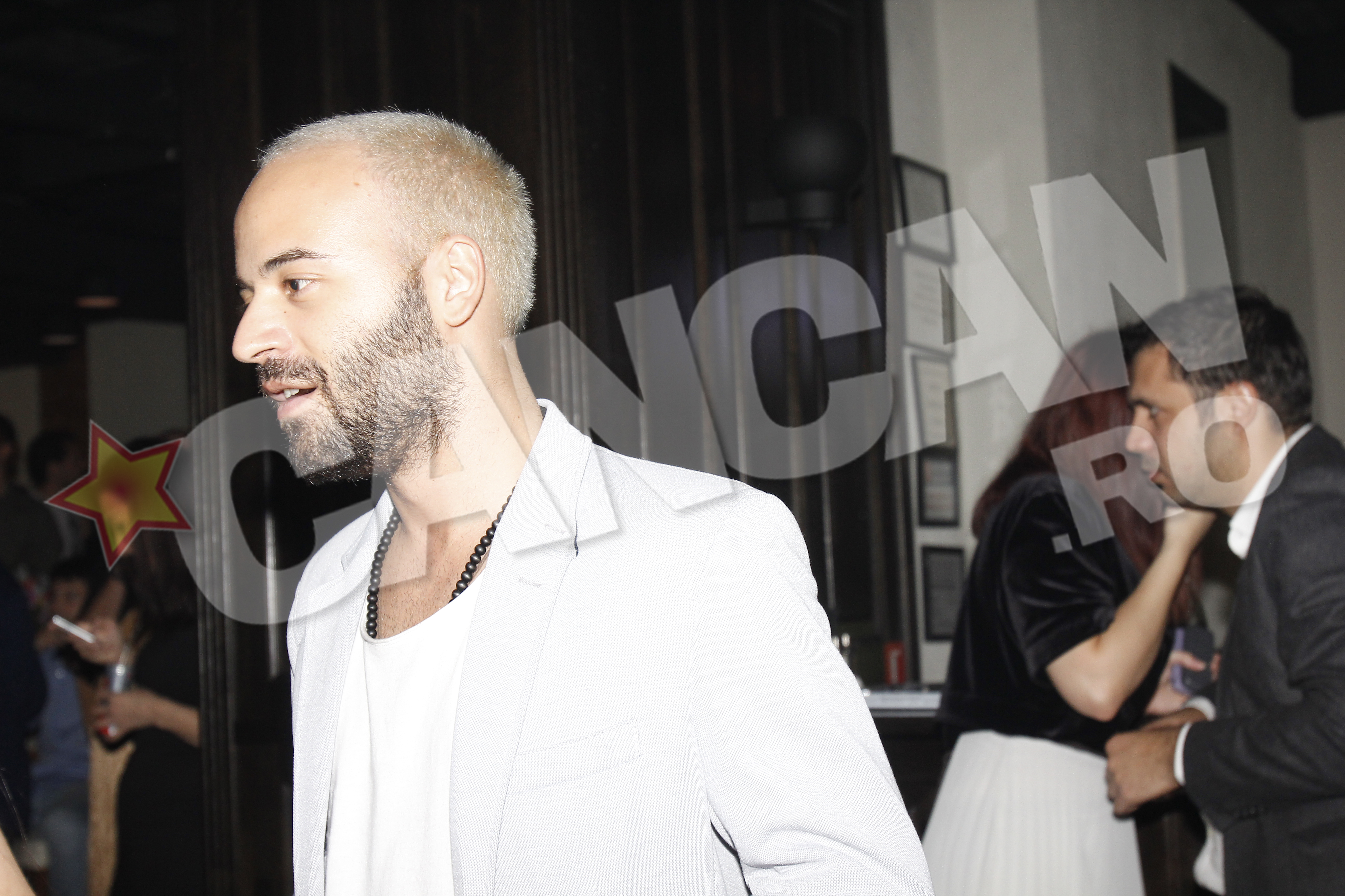 Matteo s-a tuns periuta si si-a deschis culoarea parului