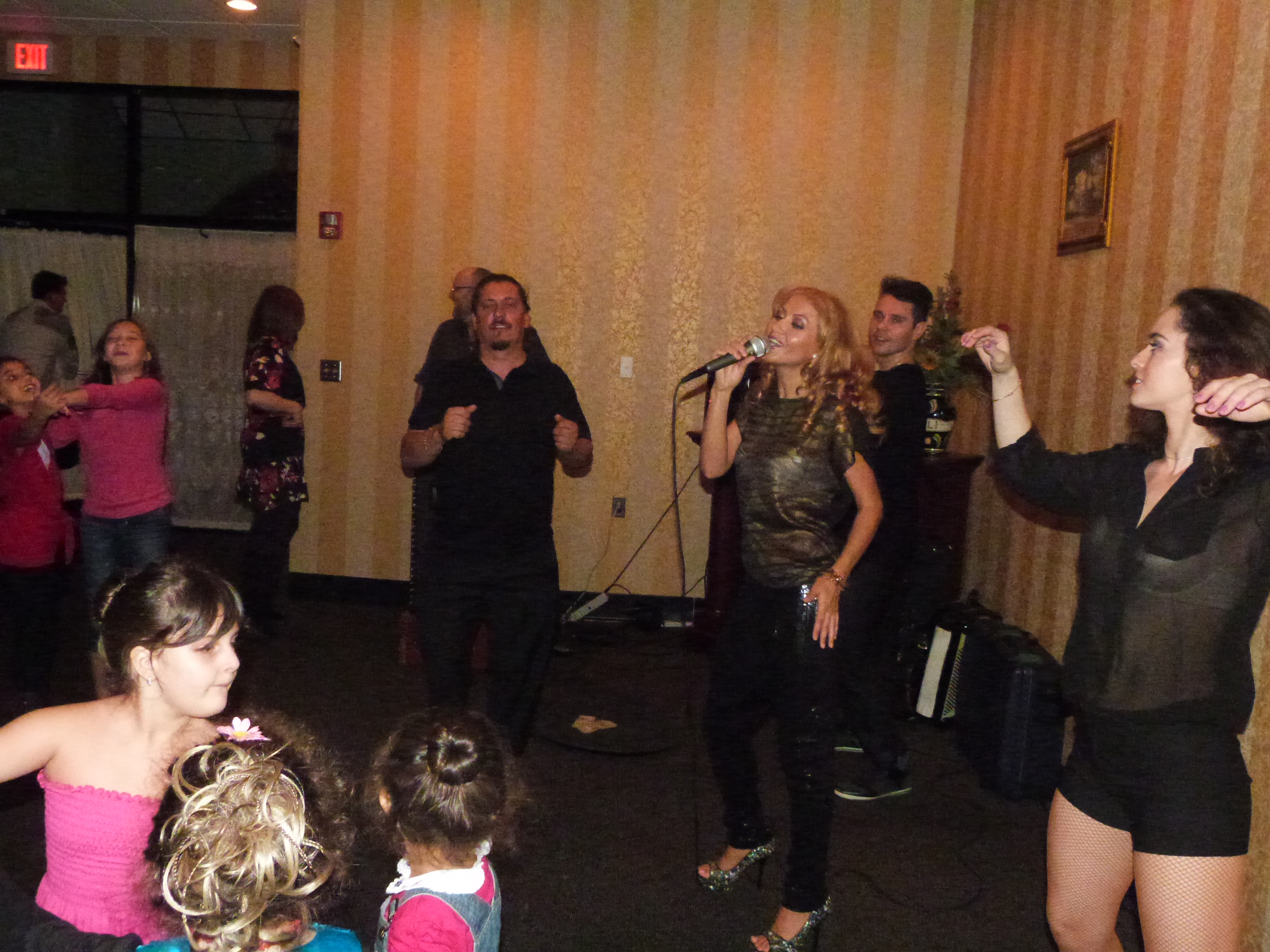 In America, solista apare pe scena cu fostul ei partener de la 