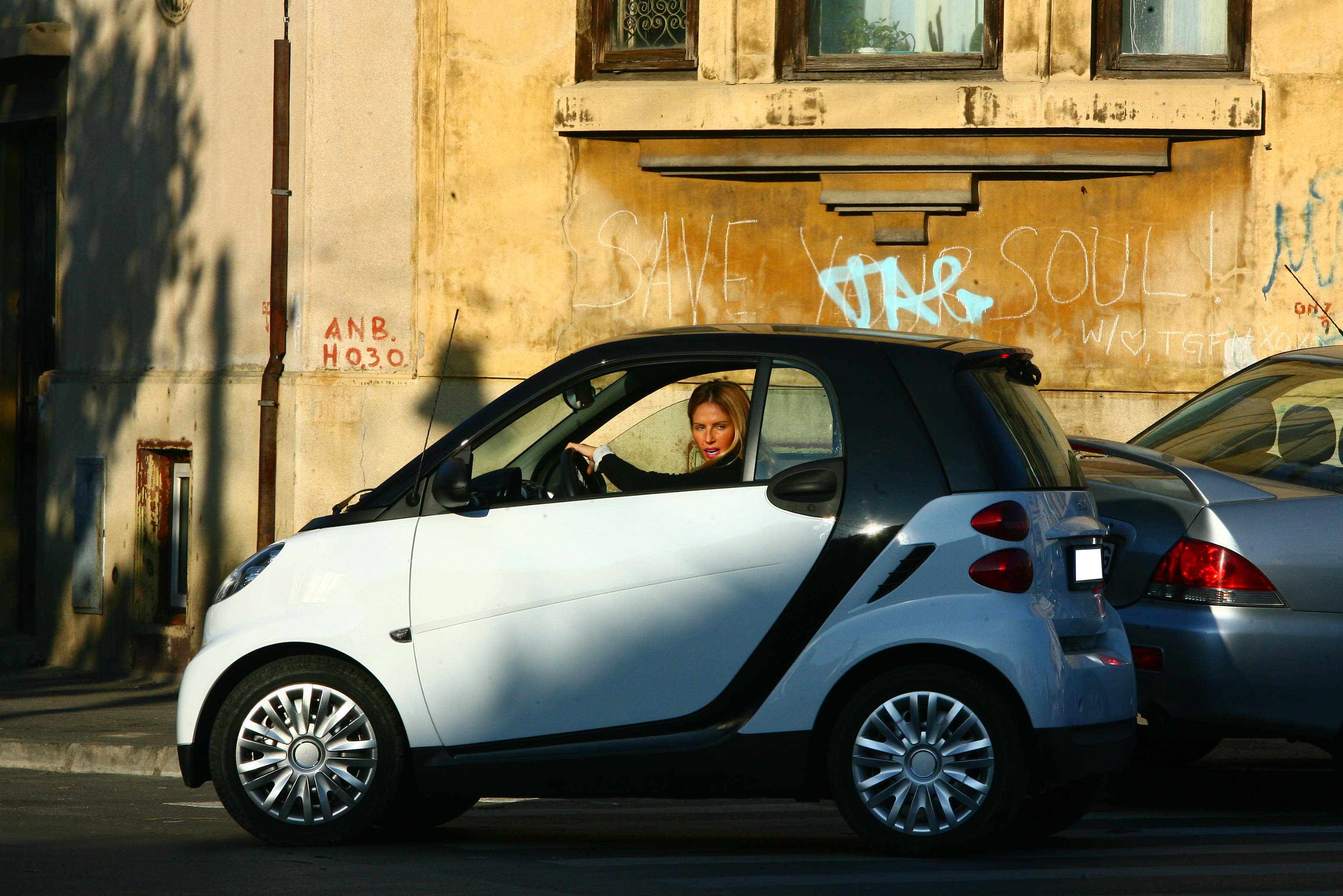 Cand nu este pe scena, Andreea Banica pare o femeie ca oricare alta