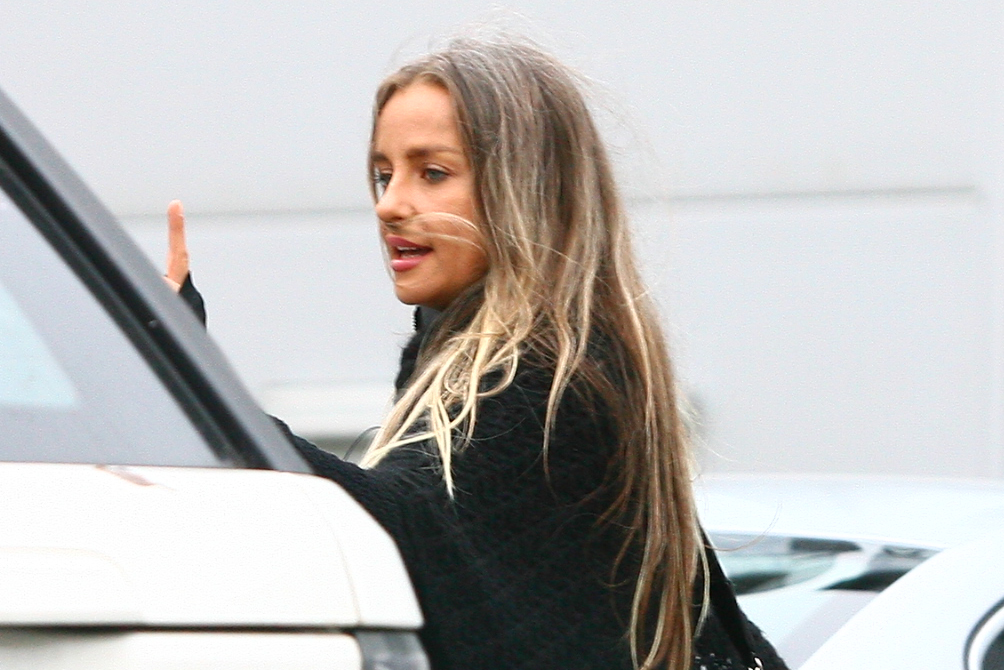 Tania este indignata de intorsatura pe care a luat-o situatia si obiecteaza asupra ssupendarii permisului