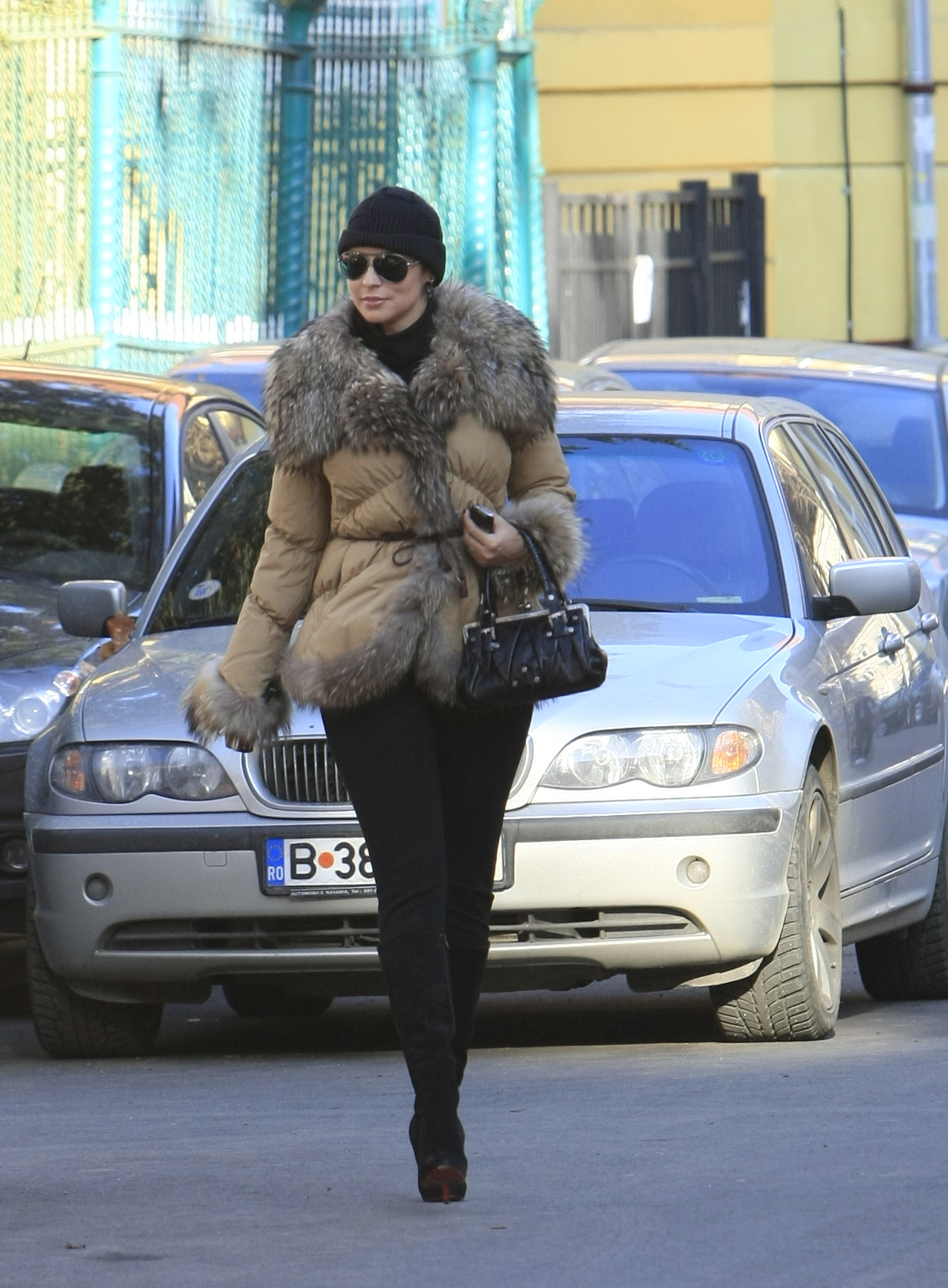 Andreea Marin si cantareata par sa fie doua surori