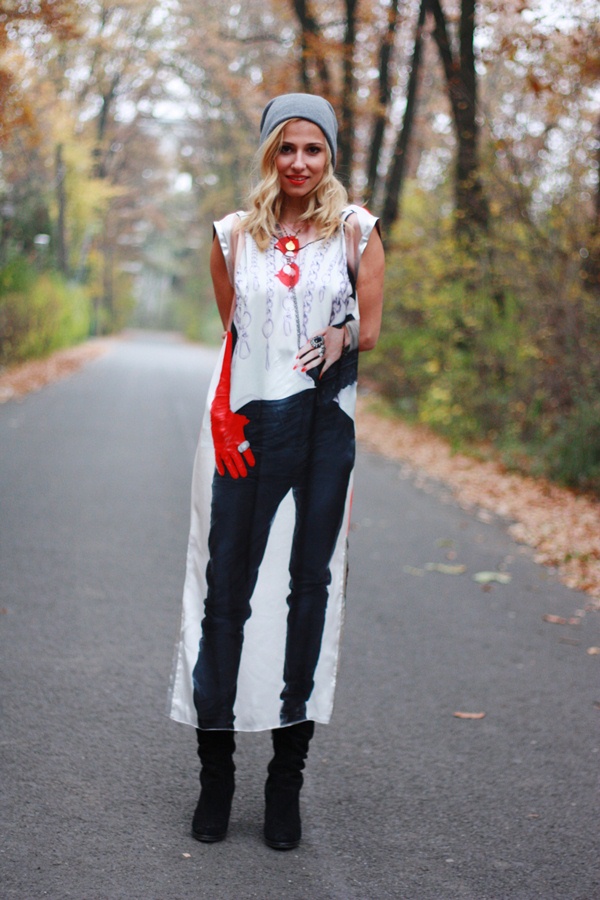 Rochia pe care a purtat-o Dana are un imprimeu care cu greu poate fi depistat