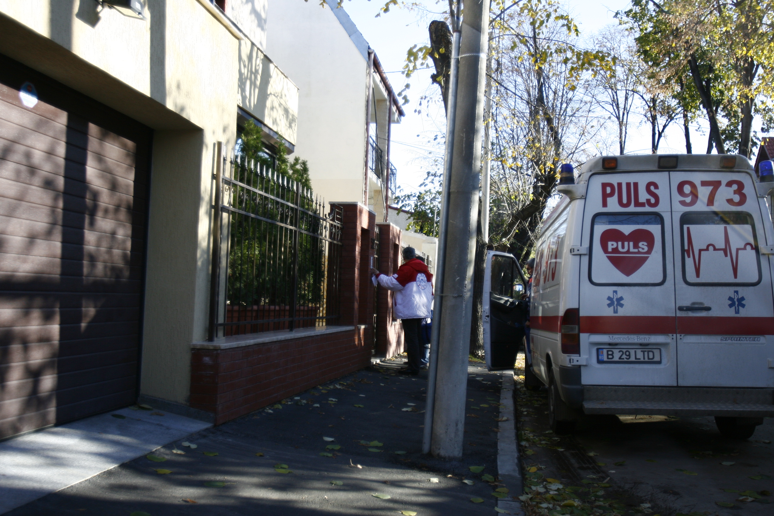 Salvarea a zabobit minute bune in fata vilei cuplului Marin- Banica