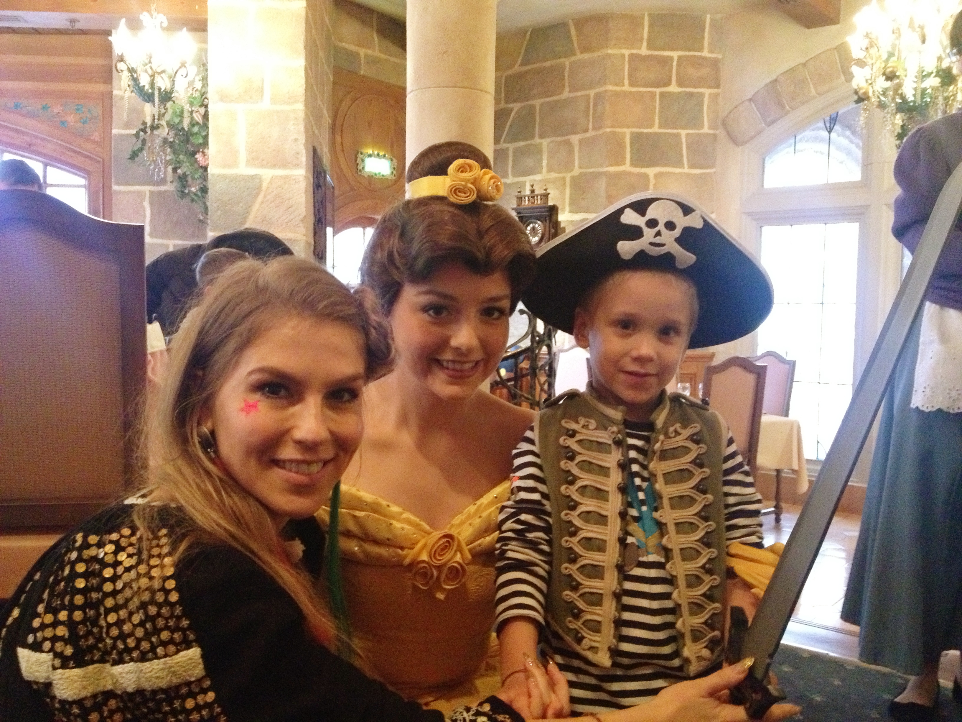 Corina i-a organizat lui Robin o aniversare de vis la Disneyland