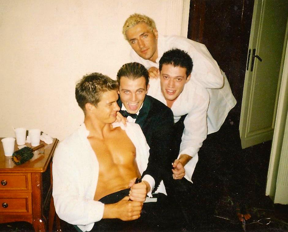 Frumusei si inzestrati cu talent, Victor si Bogdan au reusit sa-si croiasca propriul drum in showbiz