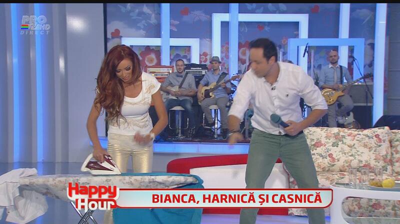 Bianca Drăguşanu, aşa cum n-ai mai văzut-o niciodată: calcă cămăşi şi mătură prin platoul emisiunii
