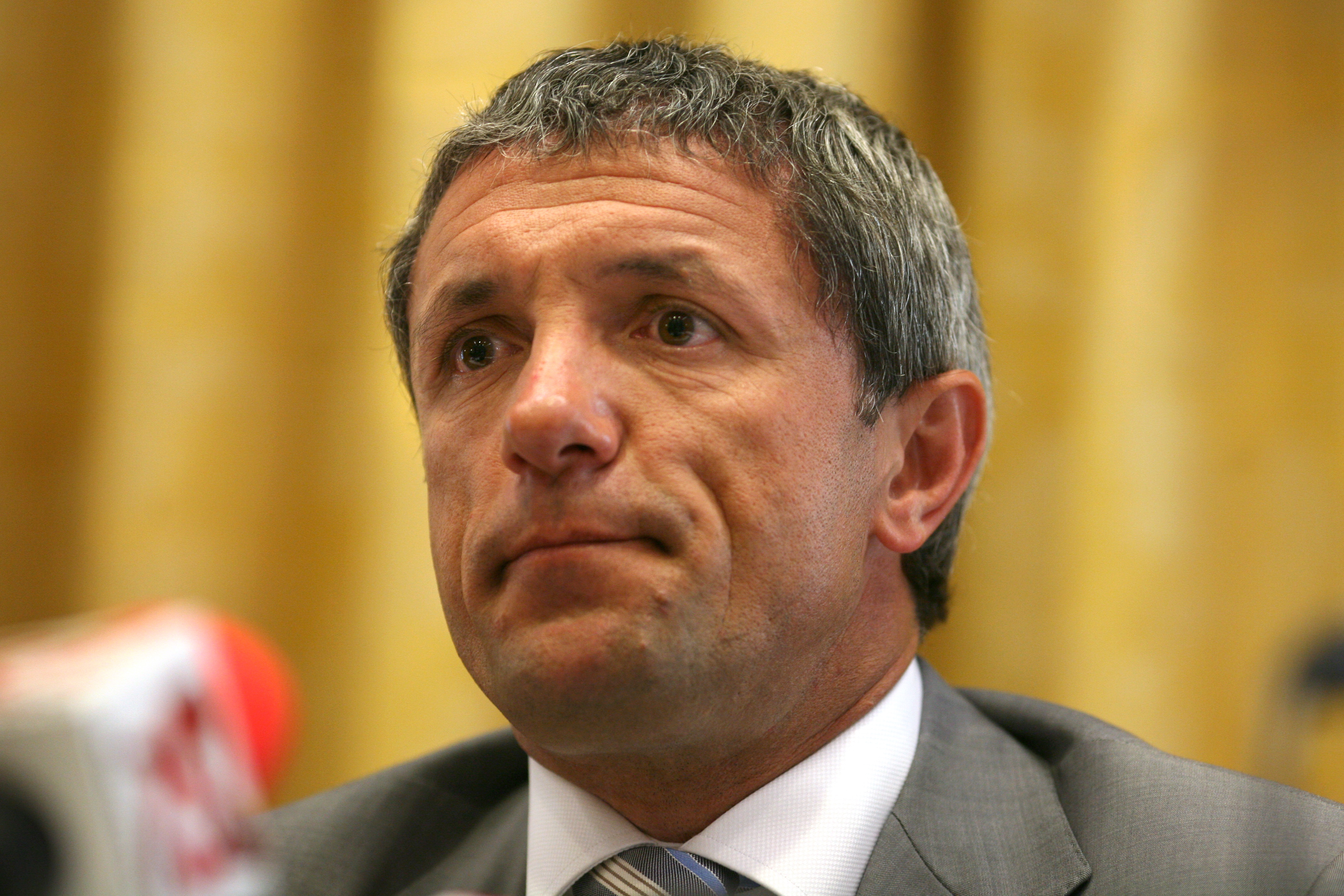 Si nasul lui Gica Popescu a primit un mic retus la in