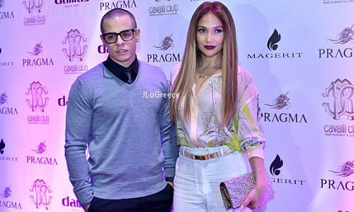 Jennifer s-a afisat si cu dansatorul ei Casper, care-i este si iubit