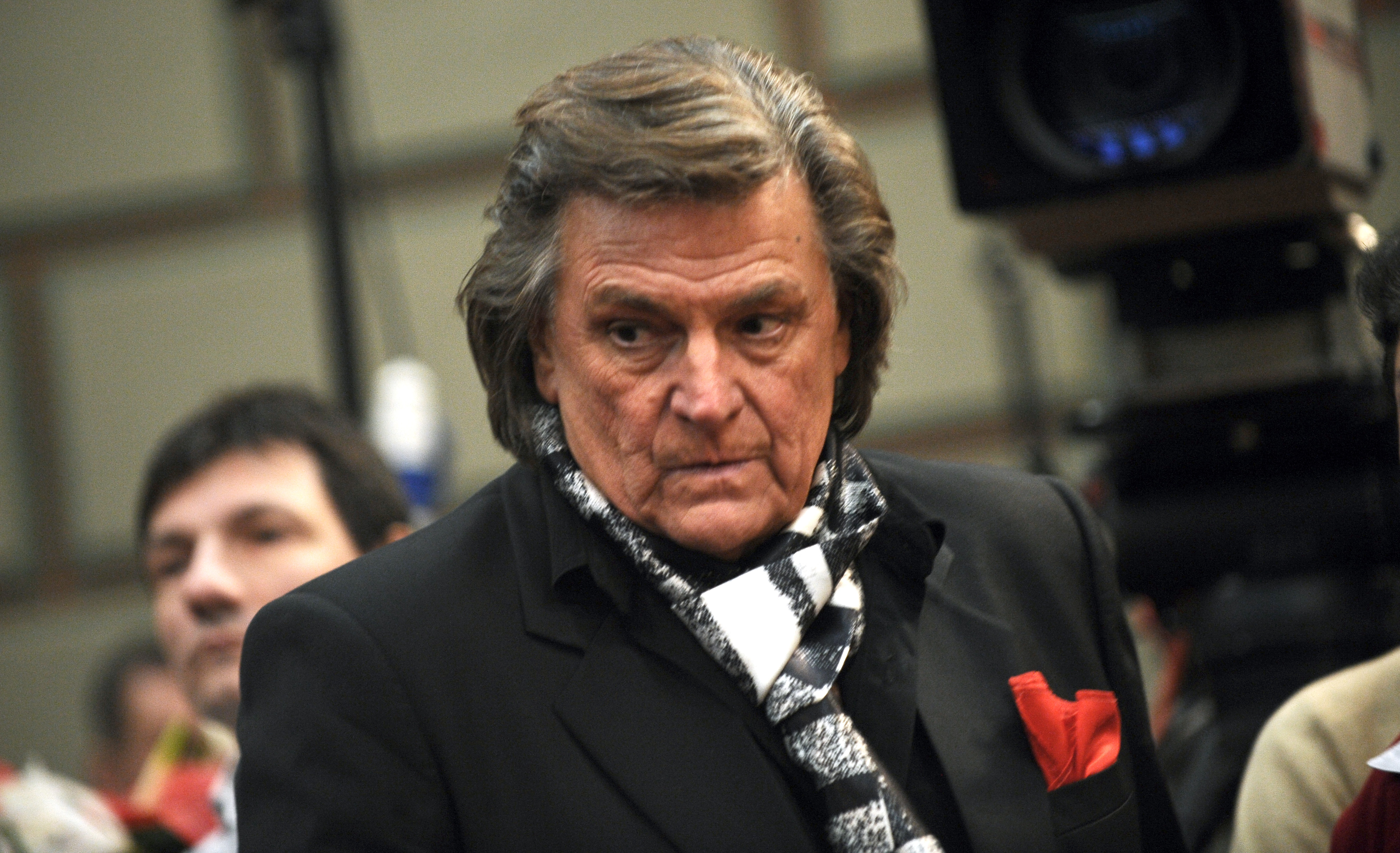 Florin Piersic a primit o lovitura cimplita, dupa ce animalul sau a pierit in urma unui accident