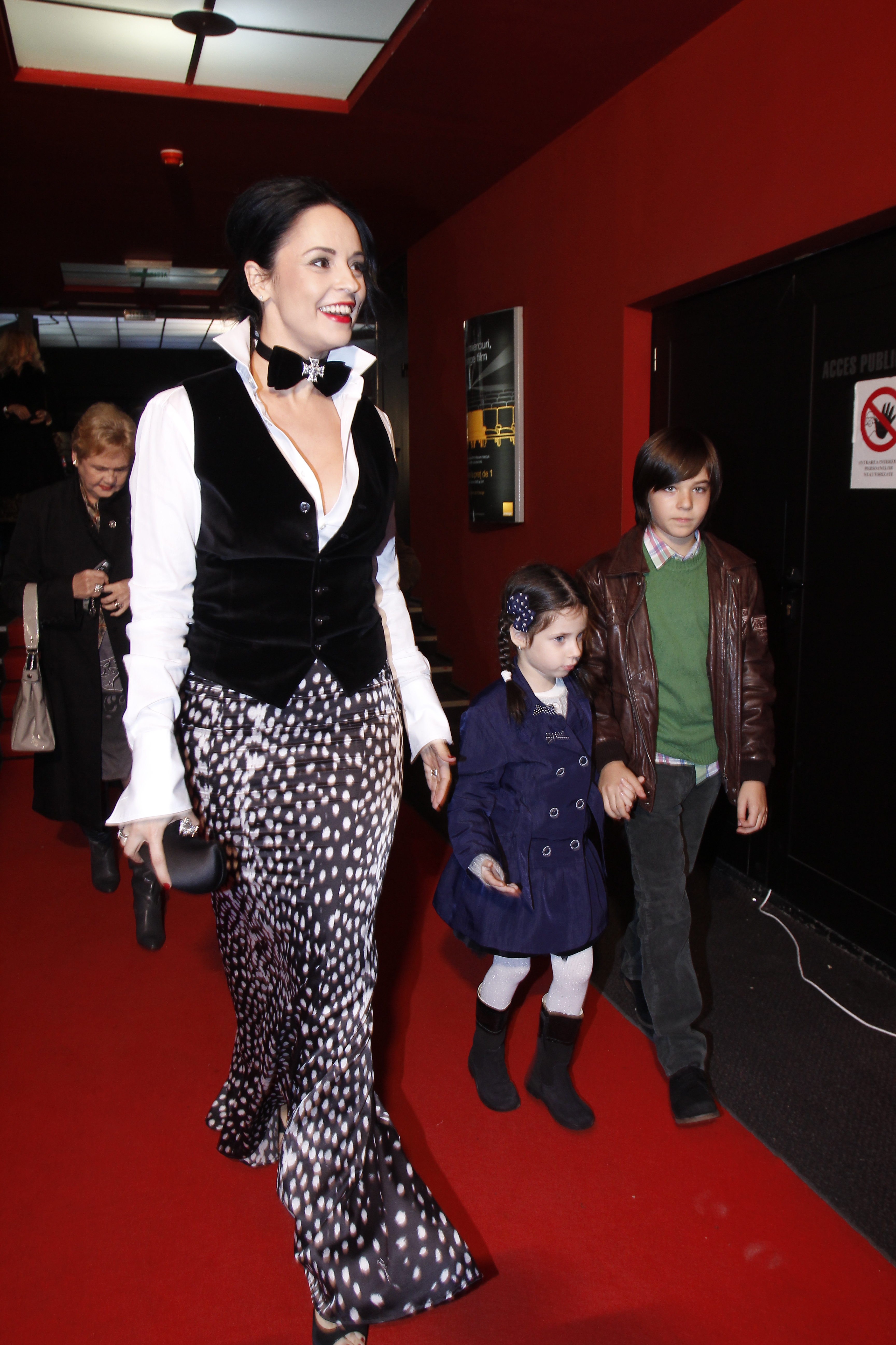 Andreea a venit la eveniment insotita de fiica ei