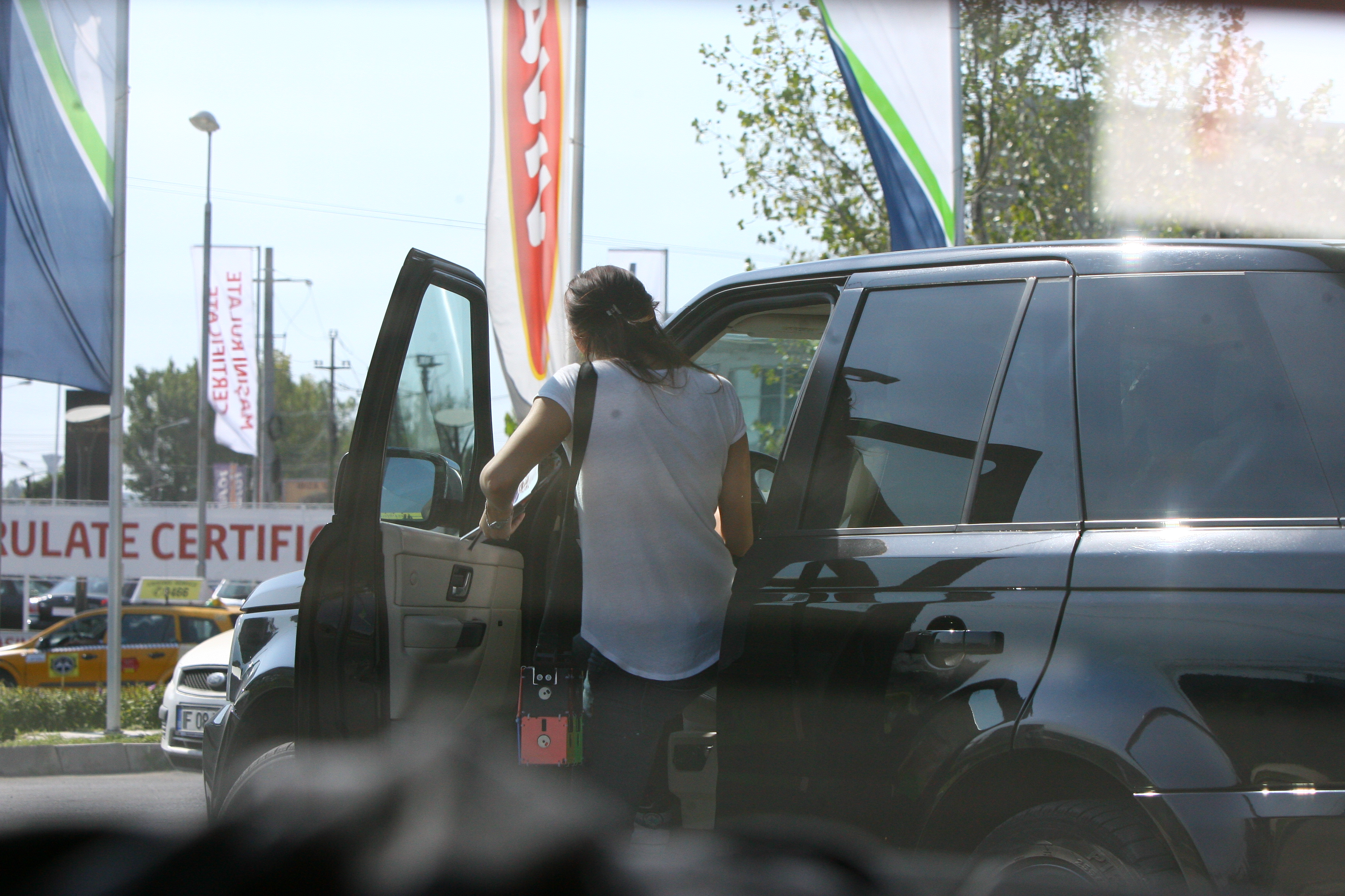 Tanara a fost sechetrata in autoturism mai bine de patru ore