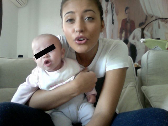 Antonia si Maya, cand era foarte mica