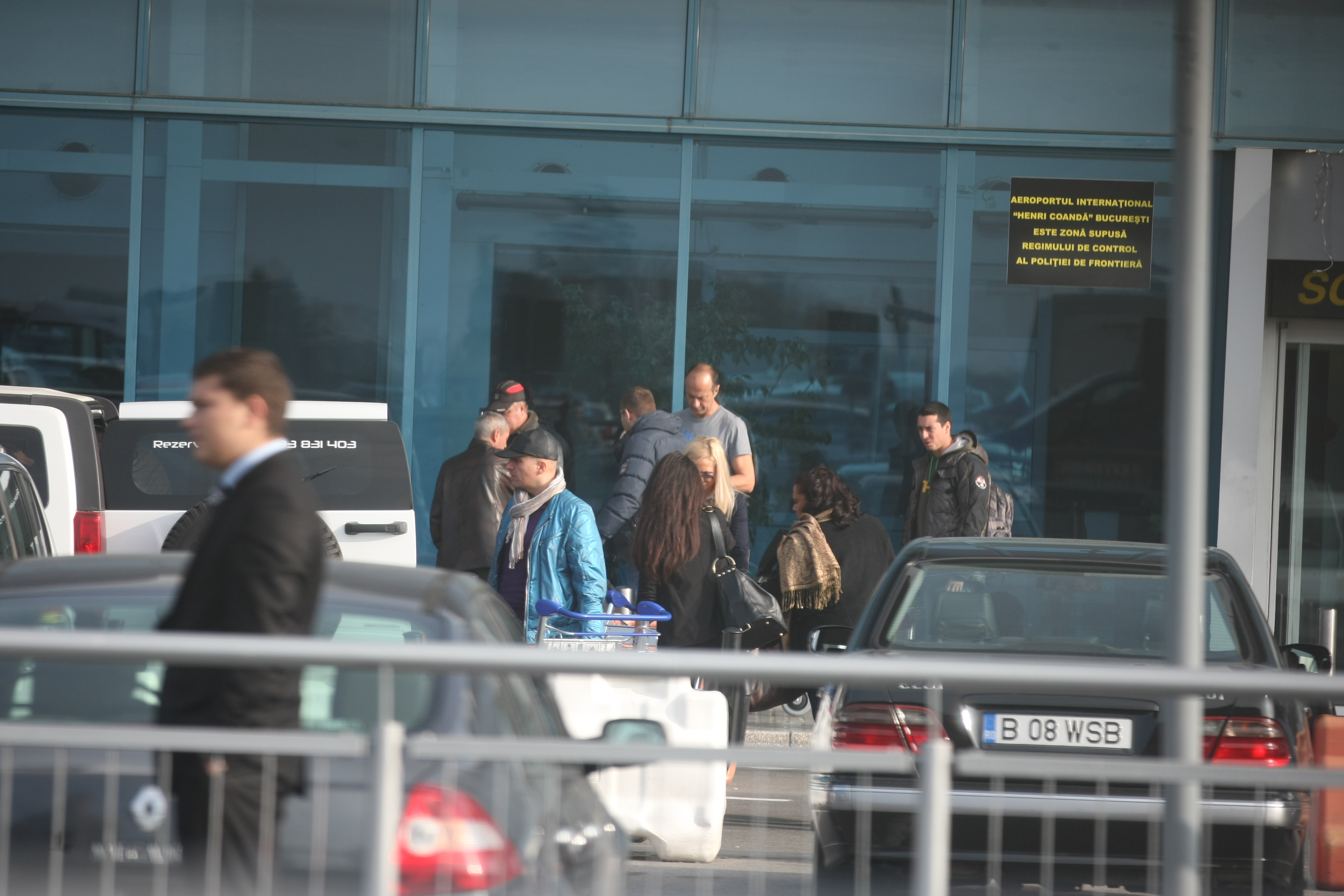 Costi Ionita a dost cel care a asteptat-o la aeroport si s-a oferit sa-i fie ghid