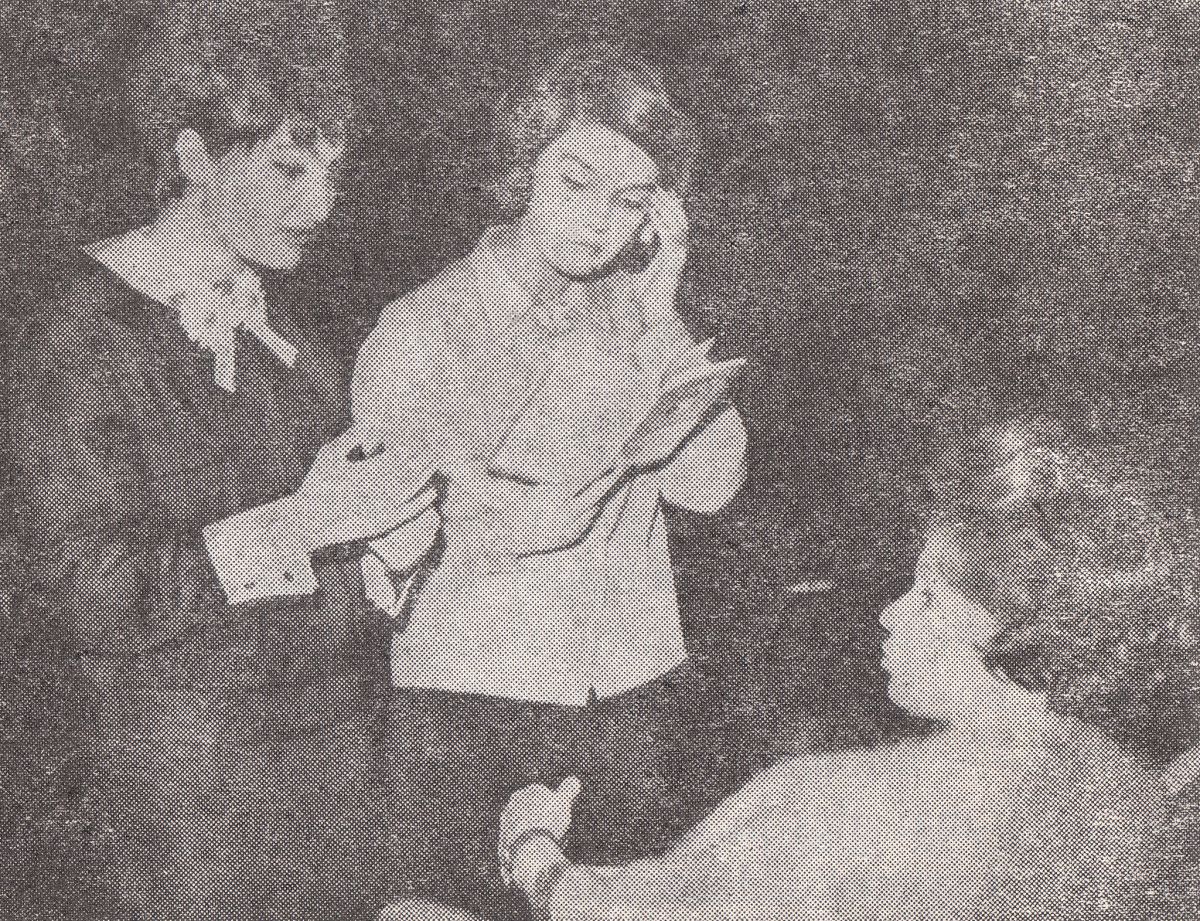 Margareta Paslaru si Anca Agemolu alaturi de compozitoarea Camelia Dascalescu, la Cerbul de Aur 1968