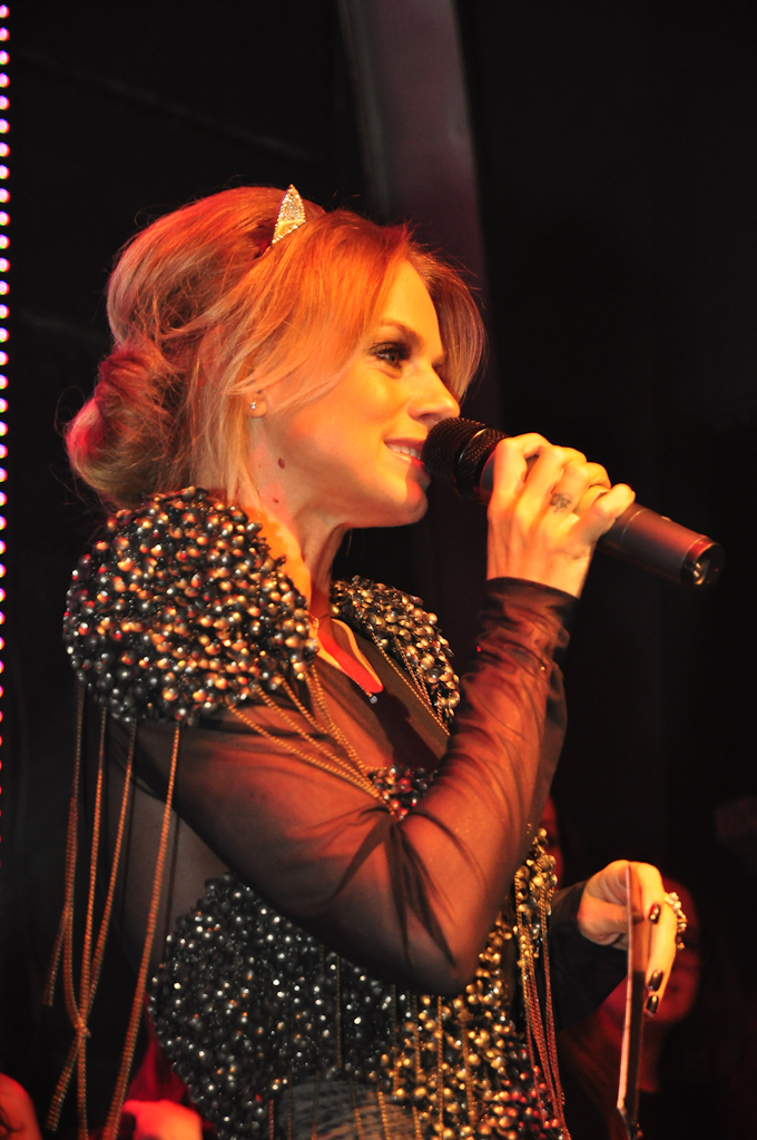 Jojo a jucat rolul unei pisicute sexy