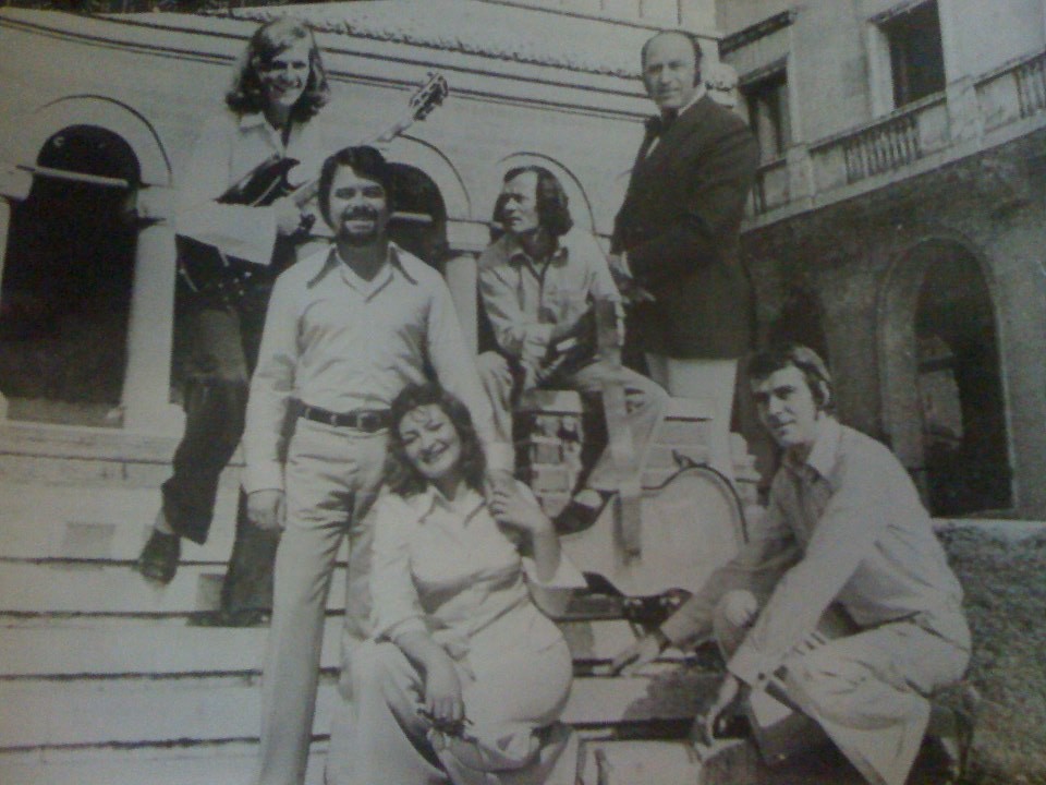 Impreuna cu sotul si colegii din formatie