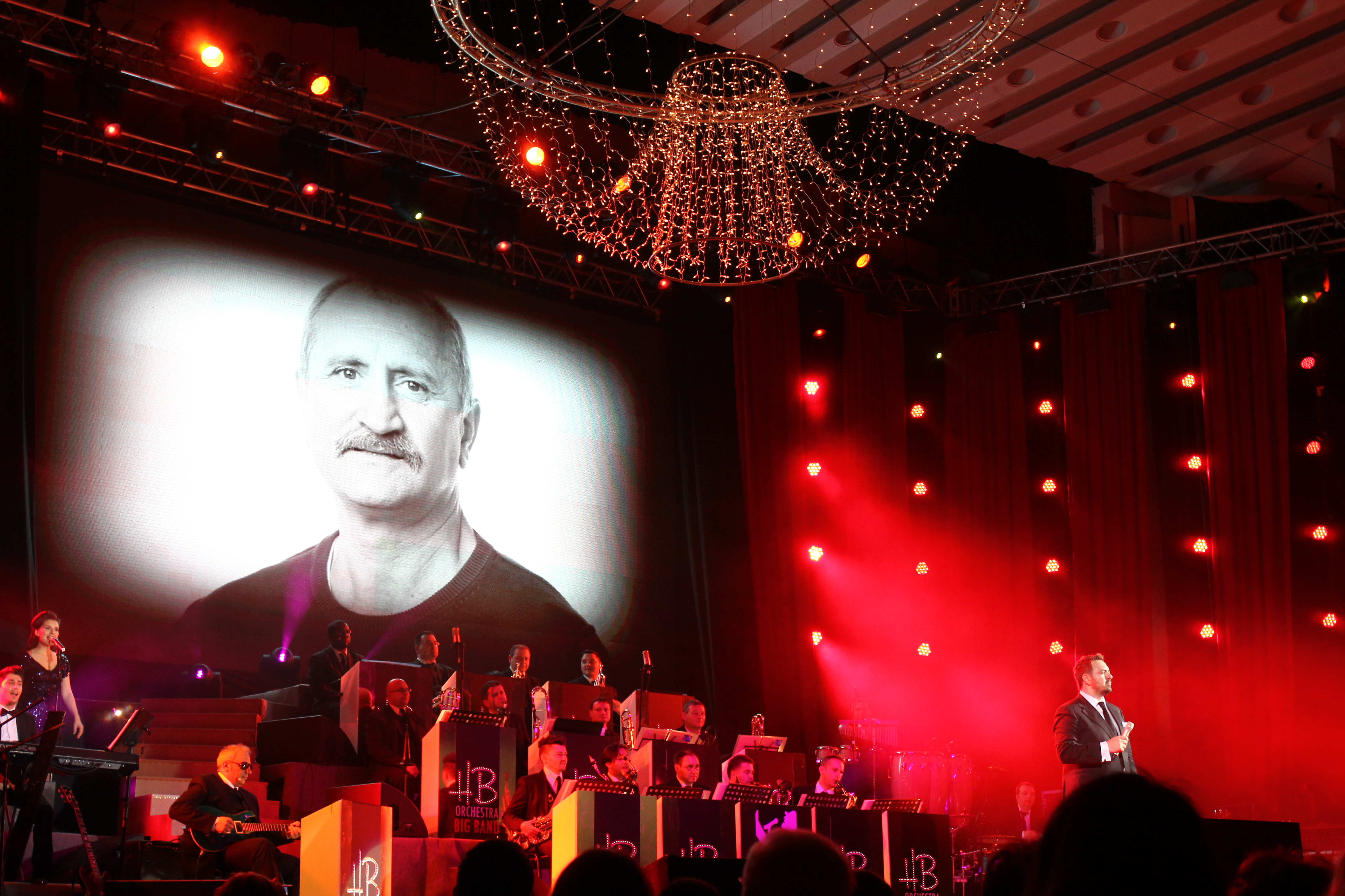 Brenciu i-a dedicat melodia 